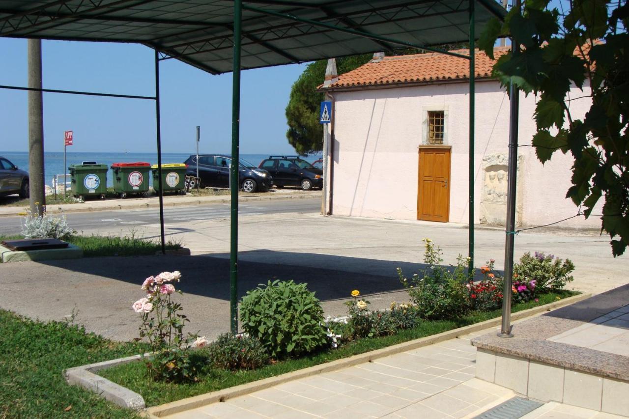 Apartments By The Sea Zambratija, Umag - 2557 Екстер'єр фото